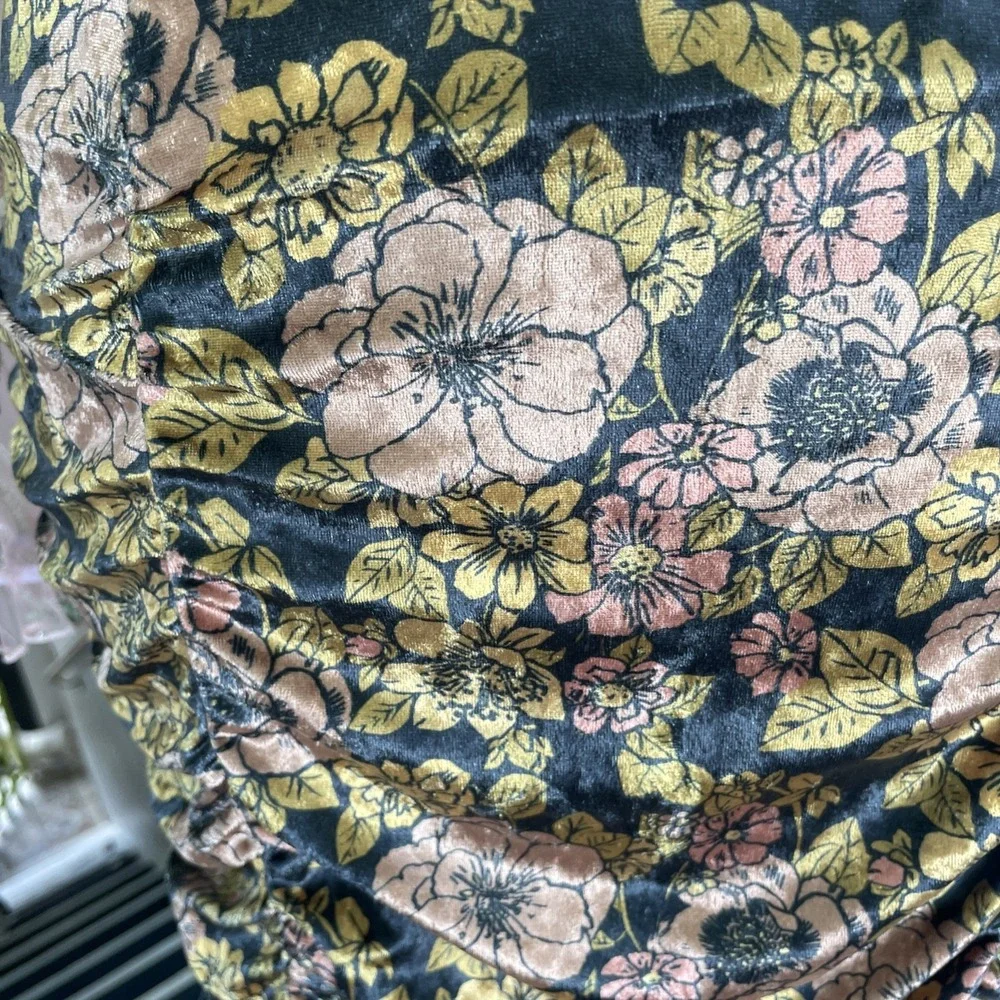 Free People NWOT Gigi Miniskirt Pink Floral Velvet Burnout Ruched Size Medium